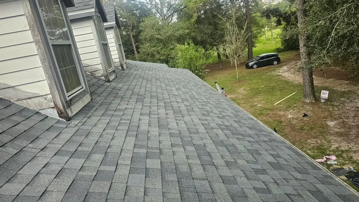 Williston Duration Estate Gray finished field and white drip edge