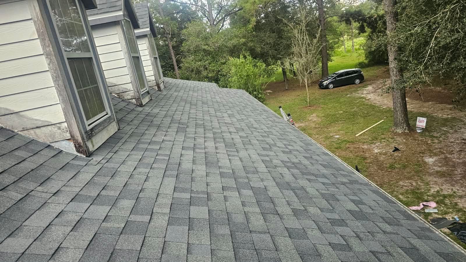 Williston Duration Estate Gray finished field and white drip edge