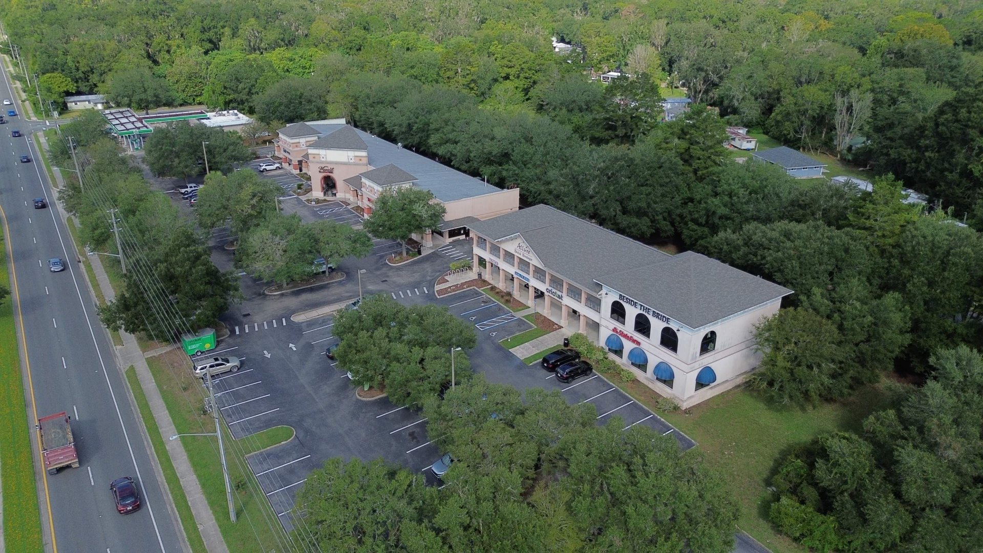 Arredondo Estates Gainesville Owens Corning Oakridge Driftwood commercial roof on Archer Road
